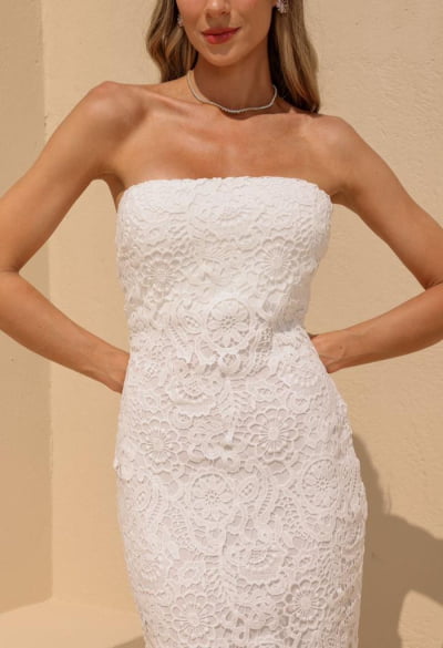 VESTIDO MIDI TOMARA QUE CAIA EM RENDA GUIPIR OFF